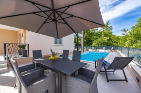 Villa IN, Nova Vas